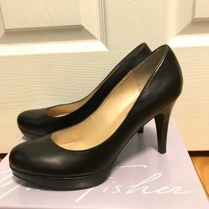 Marc Fisher platform pumps